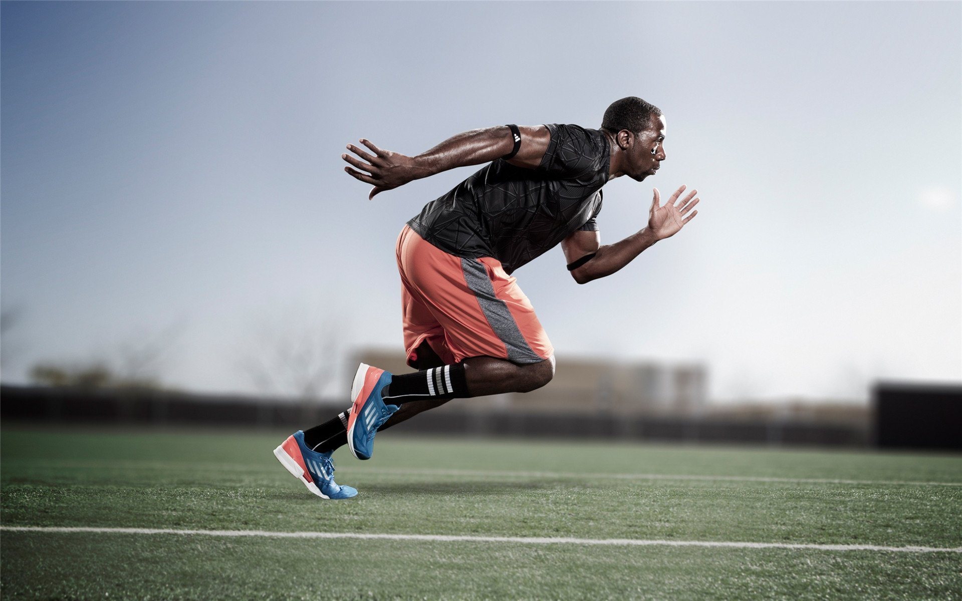 _老鹰队整体表现出色，收获宝贵胜利_，播放老鹰队员